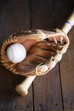 beyzbol eldiveni, top ve sopa