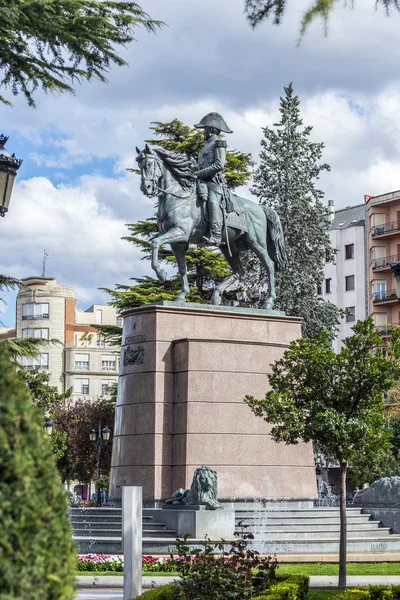 ログローニョ、スペインで一般的な Espartero の像. — ストック写真