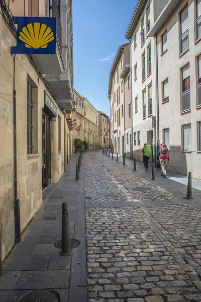 Peregrinos no Caminho de St. James em Logrono. Espanha . — Fotografia de Stock