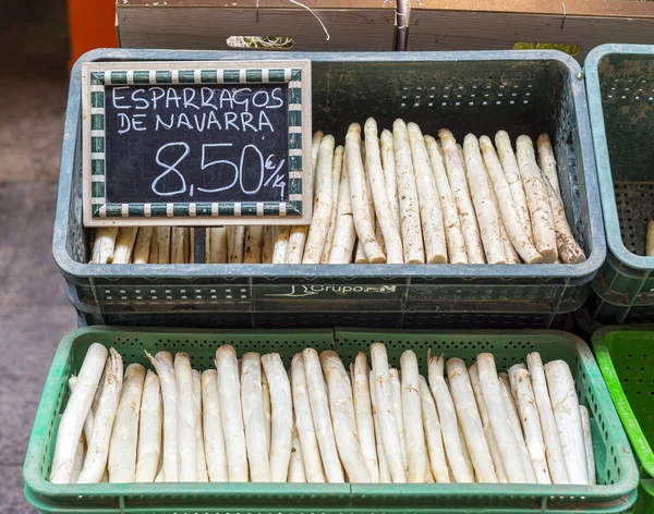 Espárragos blancos en un mercado . —  Fotos de Stock