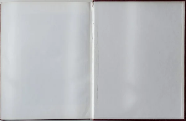 Libro bianco aperto alla prima pagina . — Foto Stock