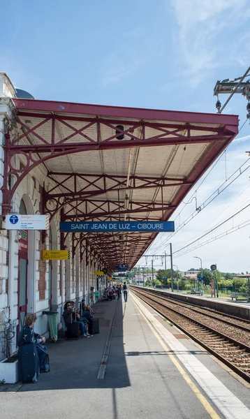 Saint Jean de Luz - Ciboure estación de tren. Aquitania, Francia . — Foto de Stock