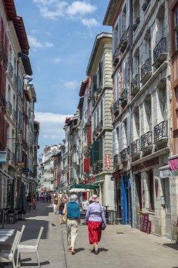 Bayonne Rue de Espagne sokak. Aquitaine, Fransa.