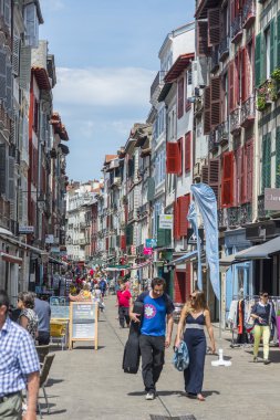 Bayonne Rue de Espagne sokak. Aquitaine, Fransa.