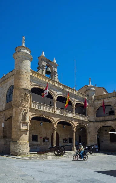 Ratusz w burmistrza plac z Ciudad Rodrigo, Salamanca. Hiszpania. — Zdjęcie stockowe