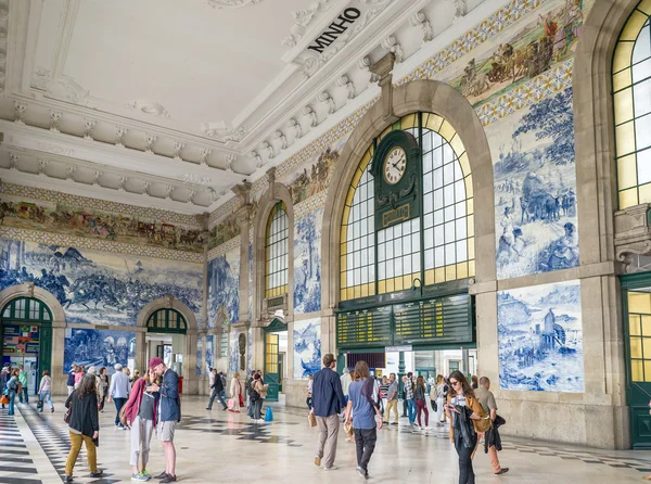Сан-Бенто вокзал в Порту, Португалия . — стоковое фото