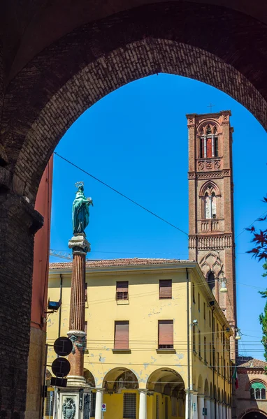 Basílica de San Francesco em Bolonha. Emilia-Romagna. Itália . — Fotografia de Stock