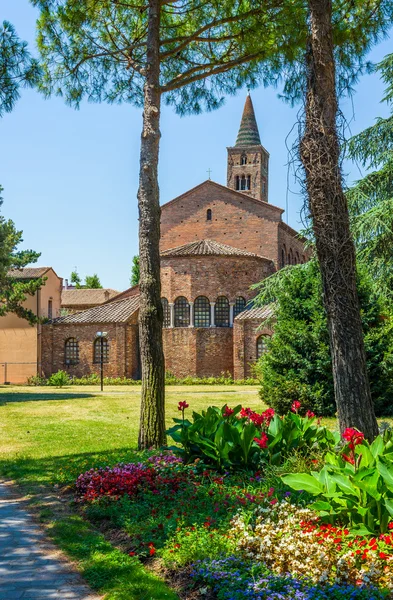 Basílica de Sant Apollinare Nuovo em Ravenna, Emília-Romanha. Itália — Fotografia de Stock