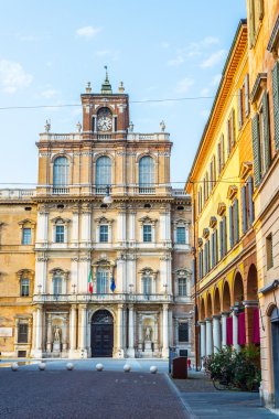 Palazzo Ducale Modena Piazza Roma'da. İtalya.