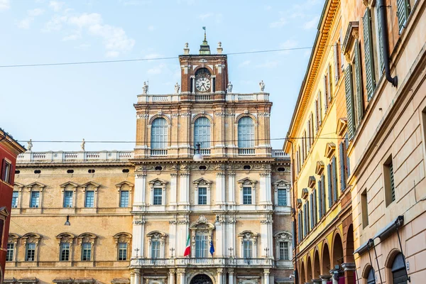 Palazzo Ducale na Piazza Roma de Modena. Itália . — Fotografia de Stock
