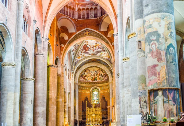 Catedral de Santa Maria Assunta e Santa Giustina en Piacenza. Yo... —  Fotos de Stock