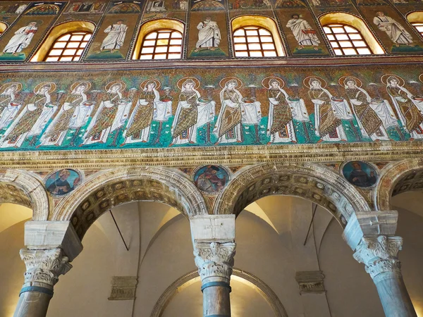 Bazylika Sant Apollinare Nuovo w Rawennie, Emilia-Romania. Włochy. — Zdjęcie stockowe