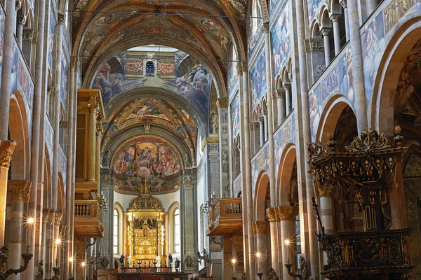 Собор Святой Марии Ассунты в Парме, в Эмилии-Романье. Это — стоковое фото