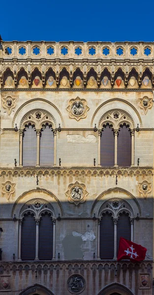 Starožitný fasády v ulici Pisa. Itálie. — Stock fotografie