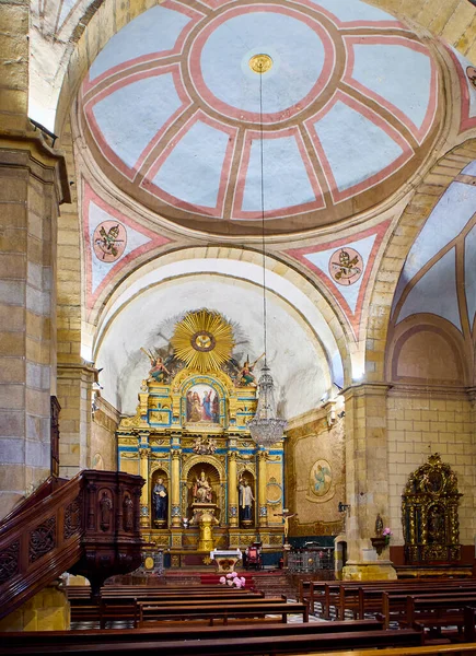 Pasaja Hiszpania Lipca 2021 Nawa Centralna Kościoła Parafialnego Piotra Apostoła — Zdjęcie stockowe