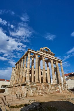 Diana 'nın Roma tapınağının arkeolojik kalıntıları. Merida şehir merkezi, Badajoz ili, Extremadura, İspanya.