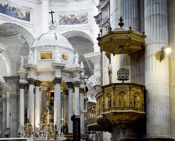 Catedral de Cádiz. La Catedral Vieja, Iglesia de Santa Cruz. Andaluzia, Espanha . — Fotografia de Stock