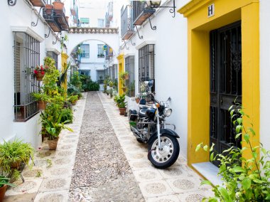 Cordoba eski şehrin tipik sokak. Andalusia, İspanya.