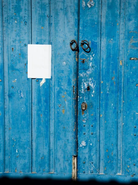 Zabytkowe drewniane drzwi niebieski. — Zdjęcie stockowe