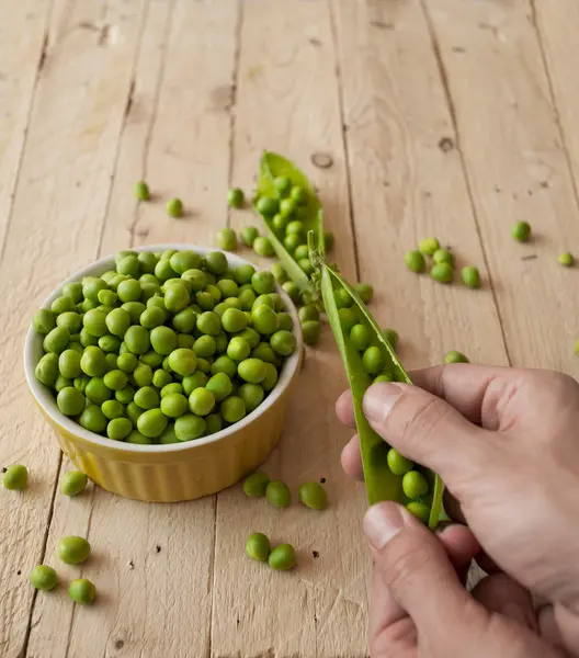 Ecological fresh green peas pods. — Stock Photo, Image