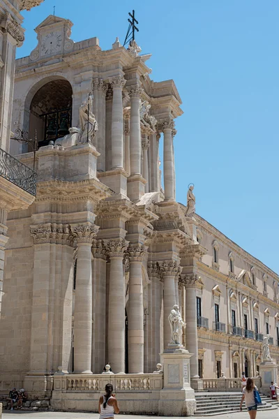 시라쿠사 Ortigia 시라쿠사, 이탈리아에 광장 피아 자 델 두오모 성당. — 스톡 사진