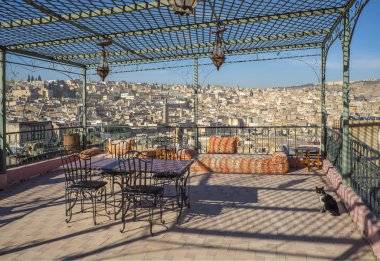 Fez medina çatılarına görünümünü. Fez, Fas.