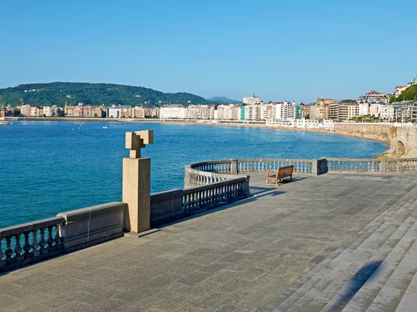 Concha bay z balkonem Kontxa Pasalekua. San Sebastian, Guipuzcoa. Hiszpania — Zdjęcie stockowe