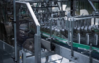 Yiyecek endüstrisinde paket küçültme ambalaj makinesi