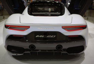 Bangkok, Tayland - 4 Nisan 2021: BANGKOK ULUSLARARASI MOTOR Şov 2021 'de sergilenen Maserati MC20' nin arka görünümü