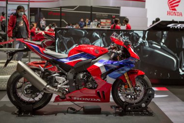 Bangkok, Tayland - 4 Nisan 2021: Honda CBR 1000RR Fireblade BANGKOK Internationonal MOTOR Show 2021