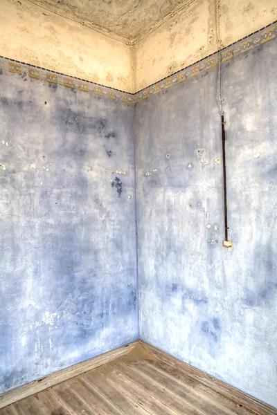 Kolmanskop terk edilmiş bir evde duvar — Stok fotoğraf