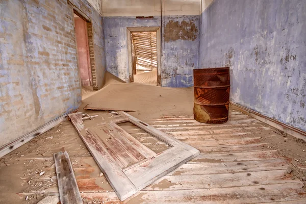 Haus in Kolmanskop verlassen — Stockfoto