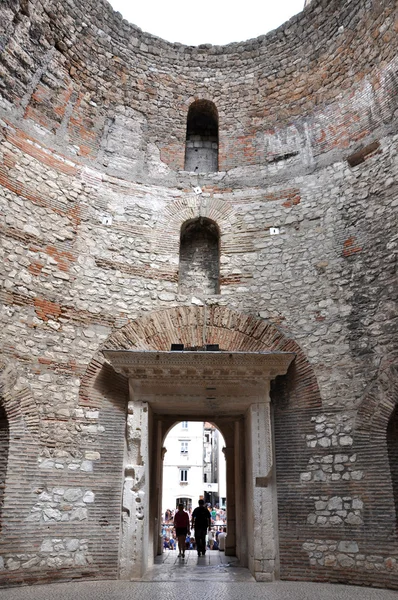 O vestíbulo do Palácio de Diocleciano, Split — Fotografia de Stock