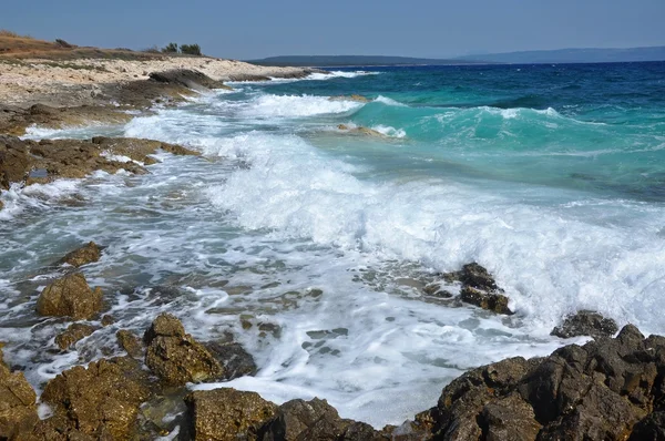 Onde marine sulla costa — Foto Stock