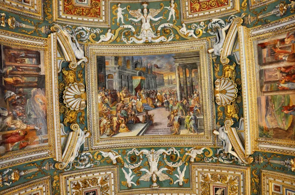 Il soffitto della Galleria delle Mappe. Museo Vaticano — Foto Stock