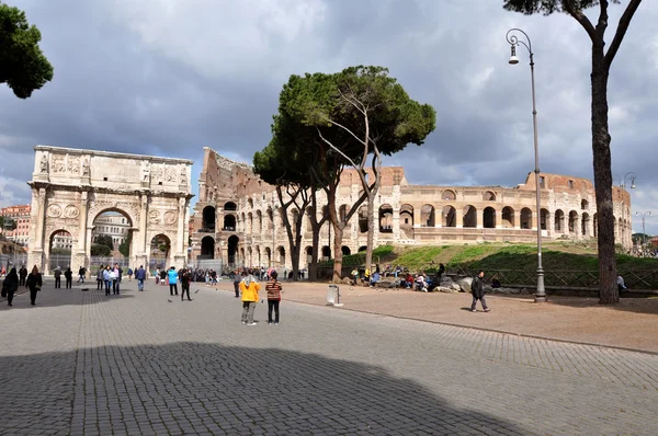 Constantinus diadalíve, közel a Colosseum, Róma, Olaszország — Stock Fotó