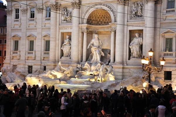 Trevi Çeşmesi (fontana di trevi), Roma, İtalya — Stok fotoğraf