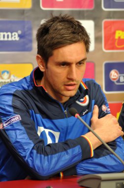 Antrenör ve oyuncular sırasında Romanya'nın Milli Futbol takımının