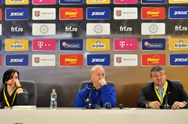 Vicente del Bosque bir basın toplantısı berfore Romanya - S sırasında