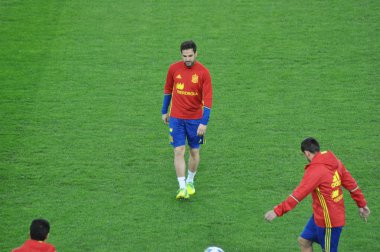 İspanyol milli takım oyuncusu, Cesc Fabregas ısınma sırasında