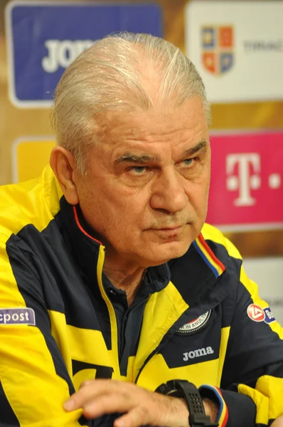 The coach and players of Romania's National Football Team during — Stock Photo, Image