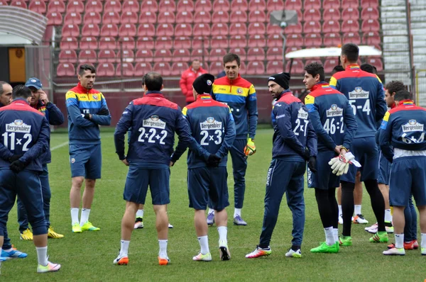 Rumänische Fußballnationalmannschaft während einer Trainingseinheit — Stockfoto