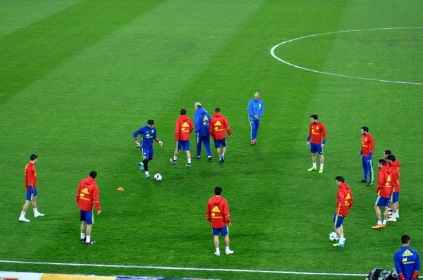 Jogadores da Seleção Espanhola de Futebol durante o aquecimento — Fotografia de Stock