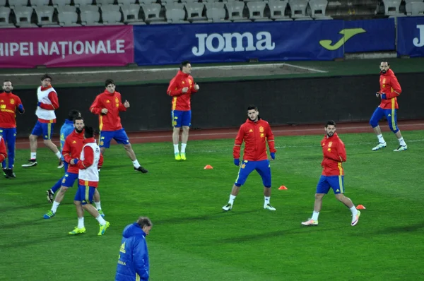 Les joueurs de l "équipe nationale de football espagnol pendant le réchauffement — Photo