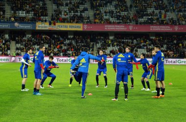 Bir futbol maçı önce ısınma