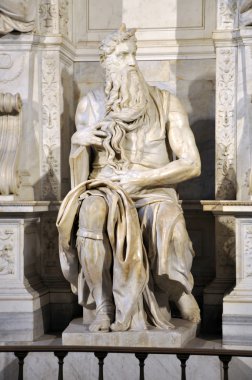 Moses Michelangelo V San Pietro Kilisesi tarafından heykeli