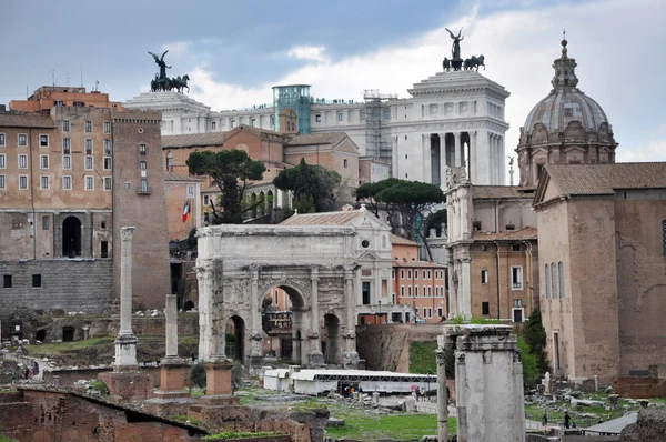 Arkeologiska utgrävningar i Forum Romanum, Rom, Italien — Stockfoto