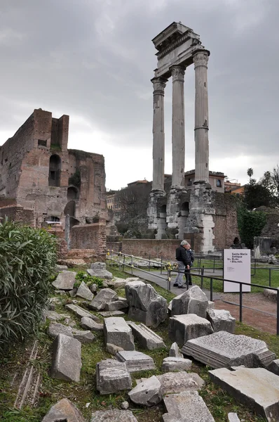 Excavaciones arqueológicas en el Foro Romano, Roma, Italia —  Fotos de Stock