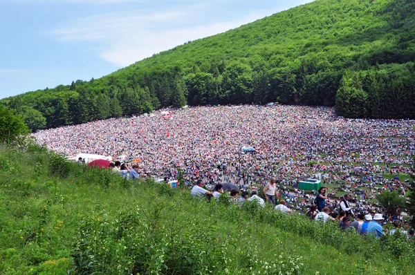 Catholic pilgrims gathering during the Pentecost — 图库照片