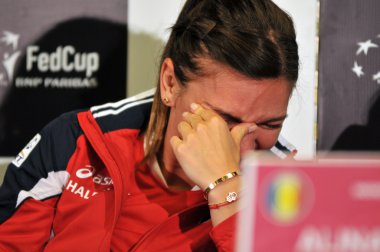 Rumen tenisçi Simona Halep bir basın toplantısı sırasında